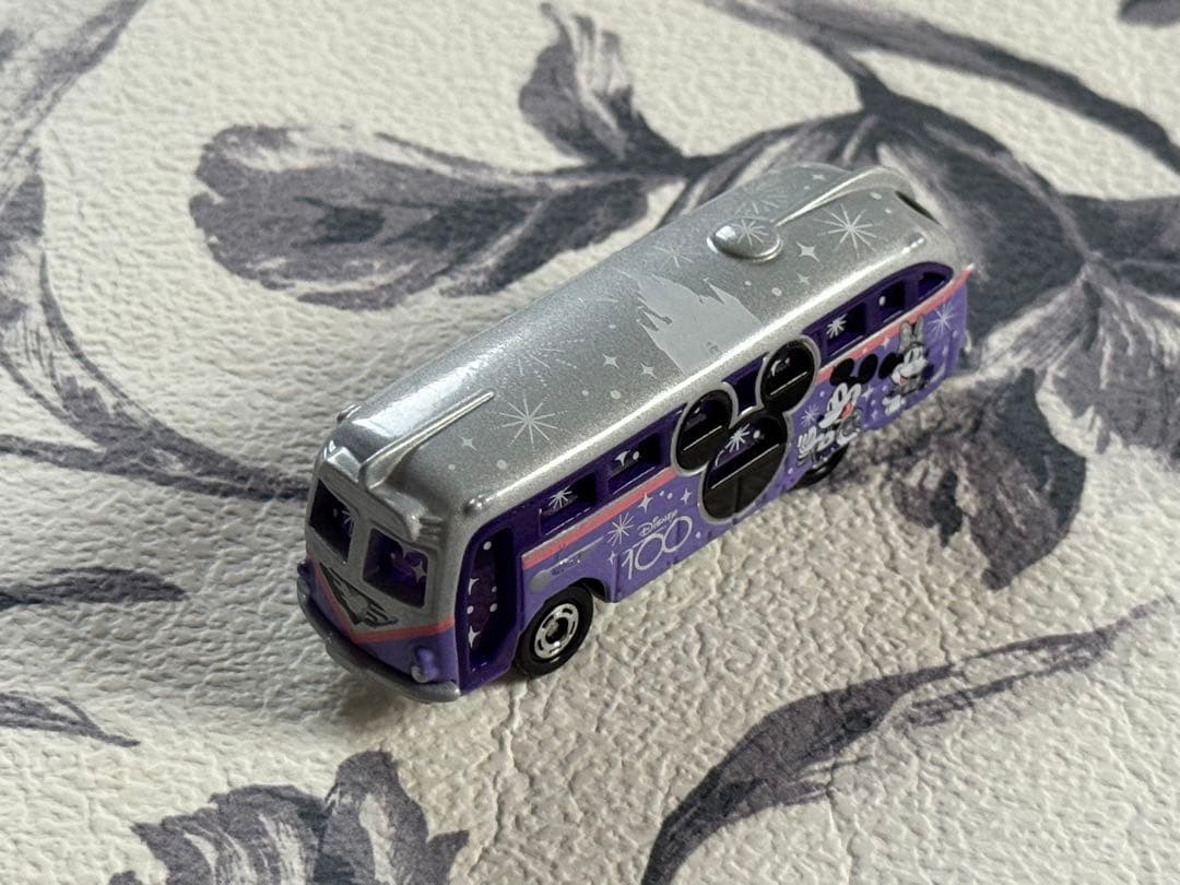 ディズニー 100周年 ディズニークルーザー トミカ