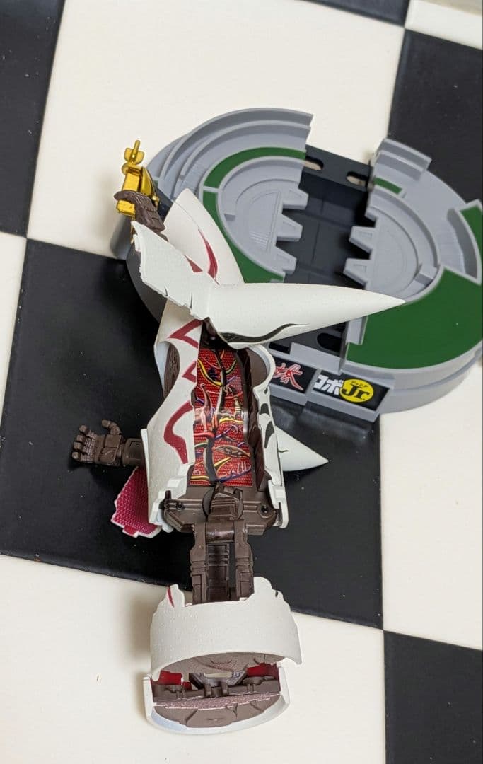 太陽の塔のロボjr