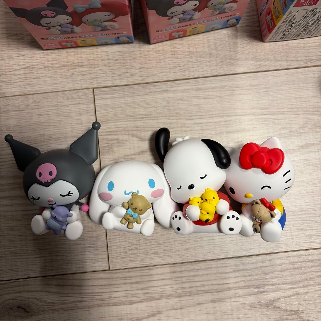 サンリオ　肩ズンHug. ハローキティ　シナモロール　ポチャッコ　クロミ