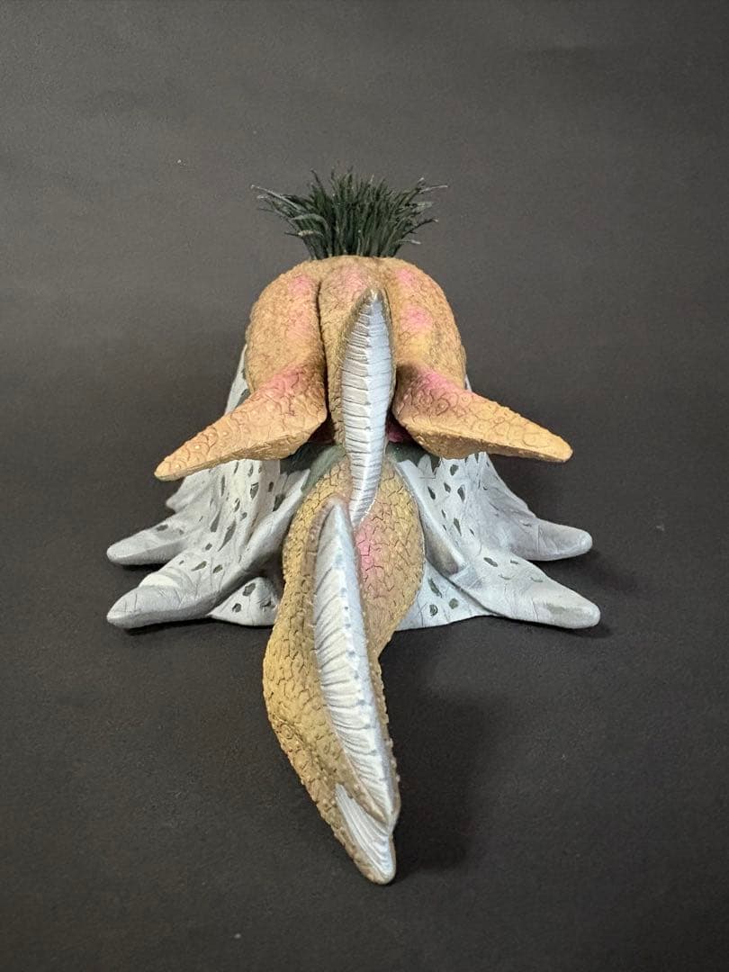 ご依頼品　巨大顎海獣スキューラ　ソフビ　改修　リペイント