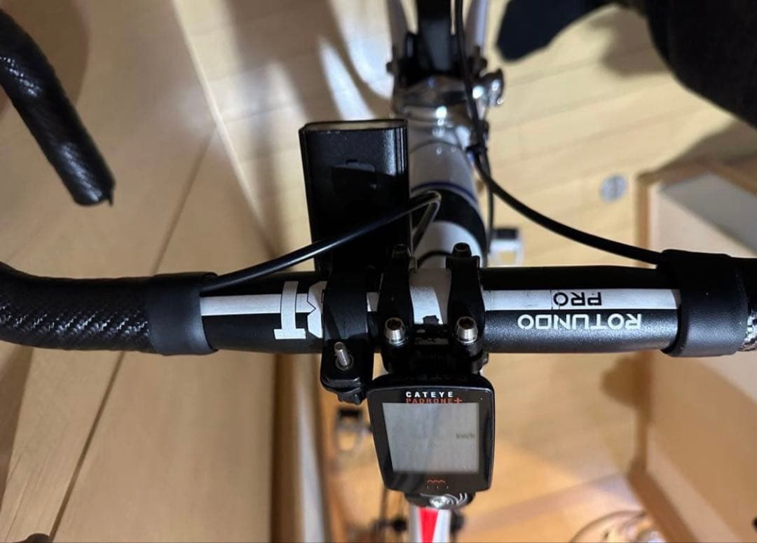 フルカーボン　ロードバイク　新品パーツ多数　エアロ