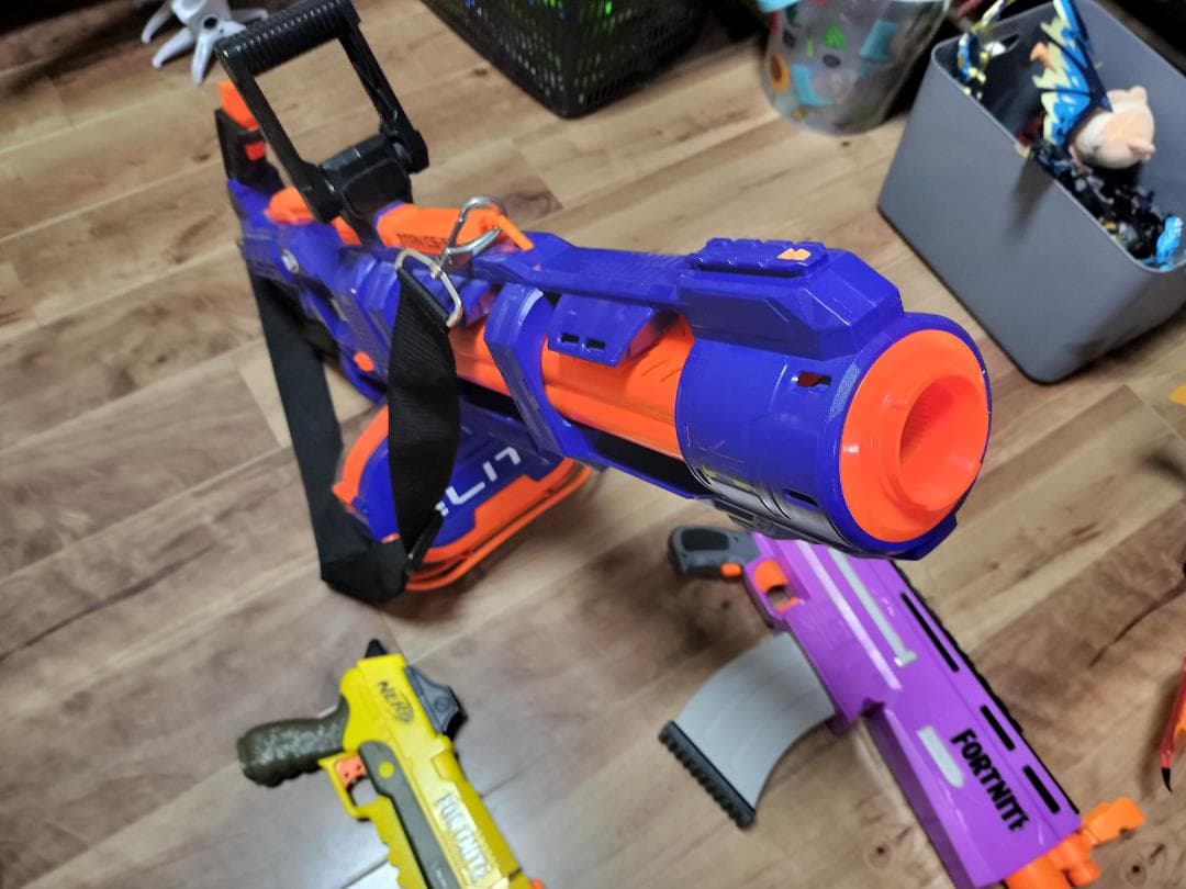 フォートナイトCS-50 タイタン ナーフ銃セット おまけ付きストラップ付き