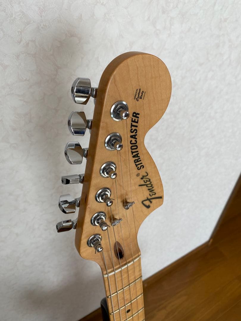 Fender USAneck、seymourduncan bodyストラット