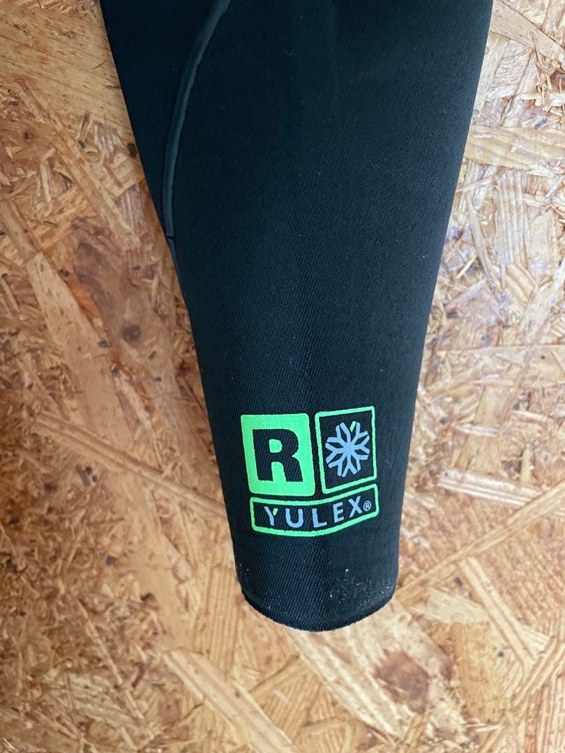 patagonia メンズMS・R2 ・フロントジップ・フルスーツ