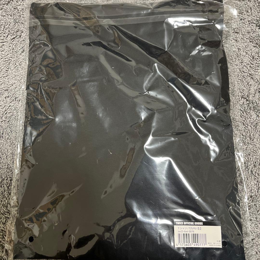 TWICE THIS IS FOR WORLDTOUR Tシャツ　ツウィLサイズ