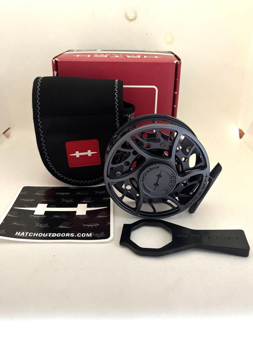 リール HATCH ICONIC 7 Plus Gray/Black Mid