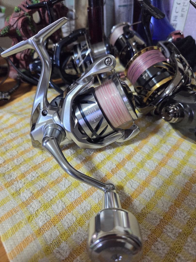（写真追加）SHIMANO STRADIC C3000HG スピニングリール