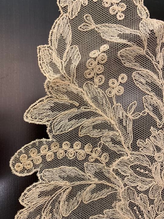 アンティークレース19世紀フランス製point de gaze fall cap