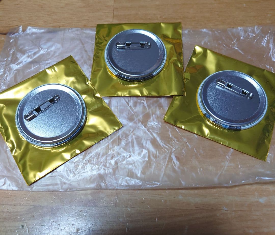 【新品/美品】第五人格 医師 芸者 曲芸師 設定画 缶バッジ IdentityV