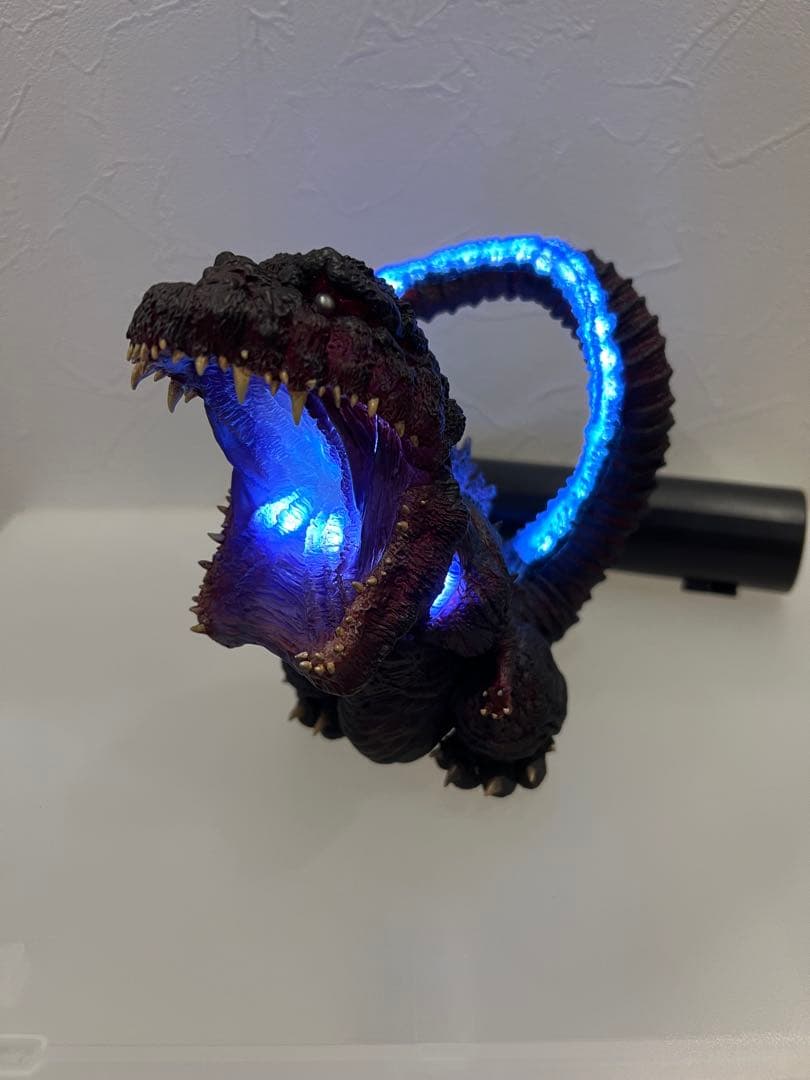 新品同様　デフォリアル　シン　ゴジラ (2016) 覚醒発光Ver