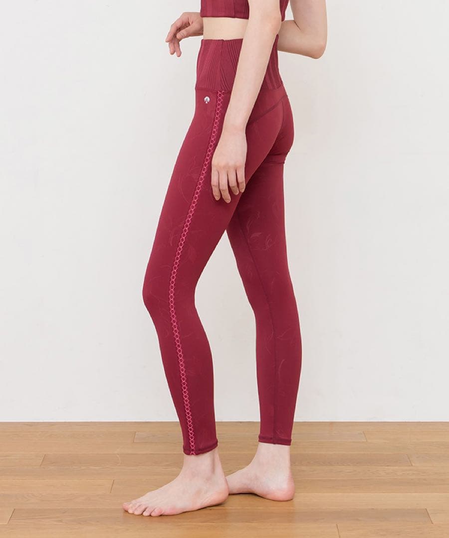 LAVA❤️新品未使用❤️【SUKALA】エンボスリーフレギンスS