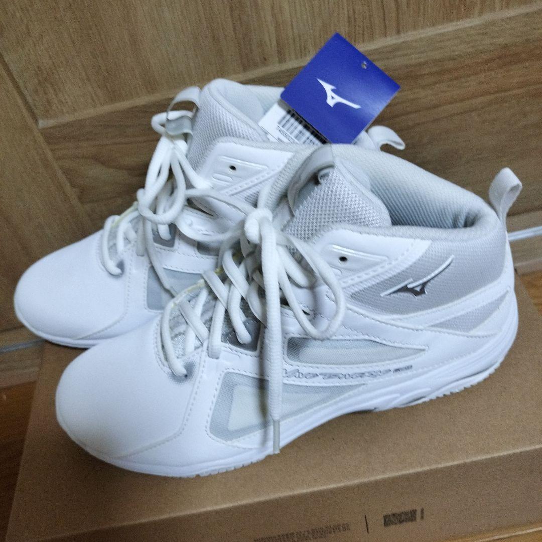 新品未使用　ミズノウェーブダイバース　LG4 24.5センチ　白