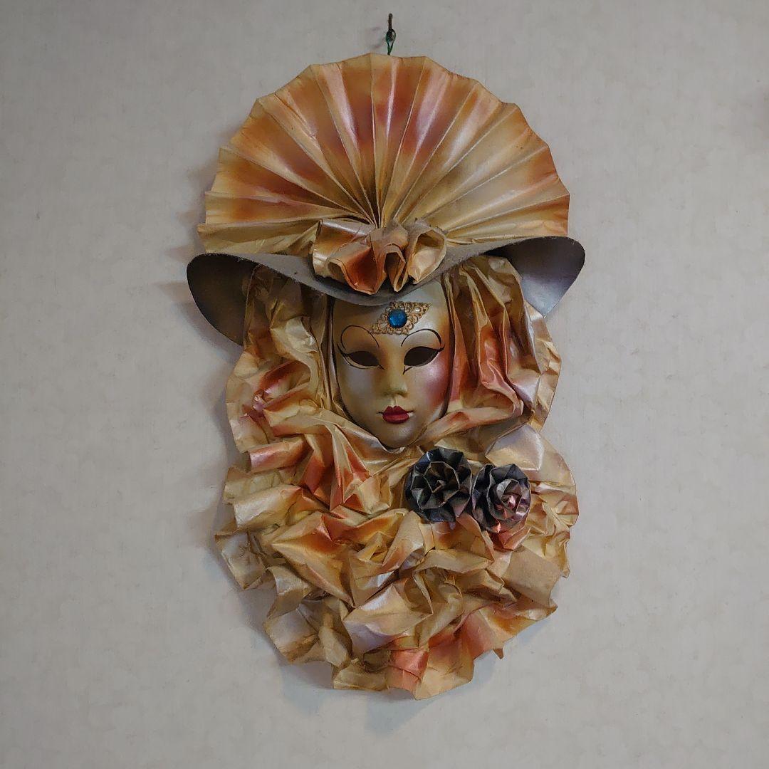 ヴェネチアンマスクの貴婦人 仮面 陶器製壁掛オブジェ