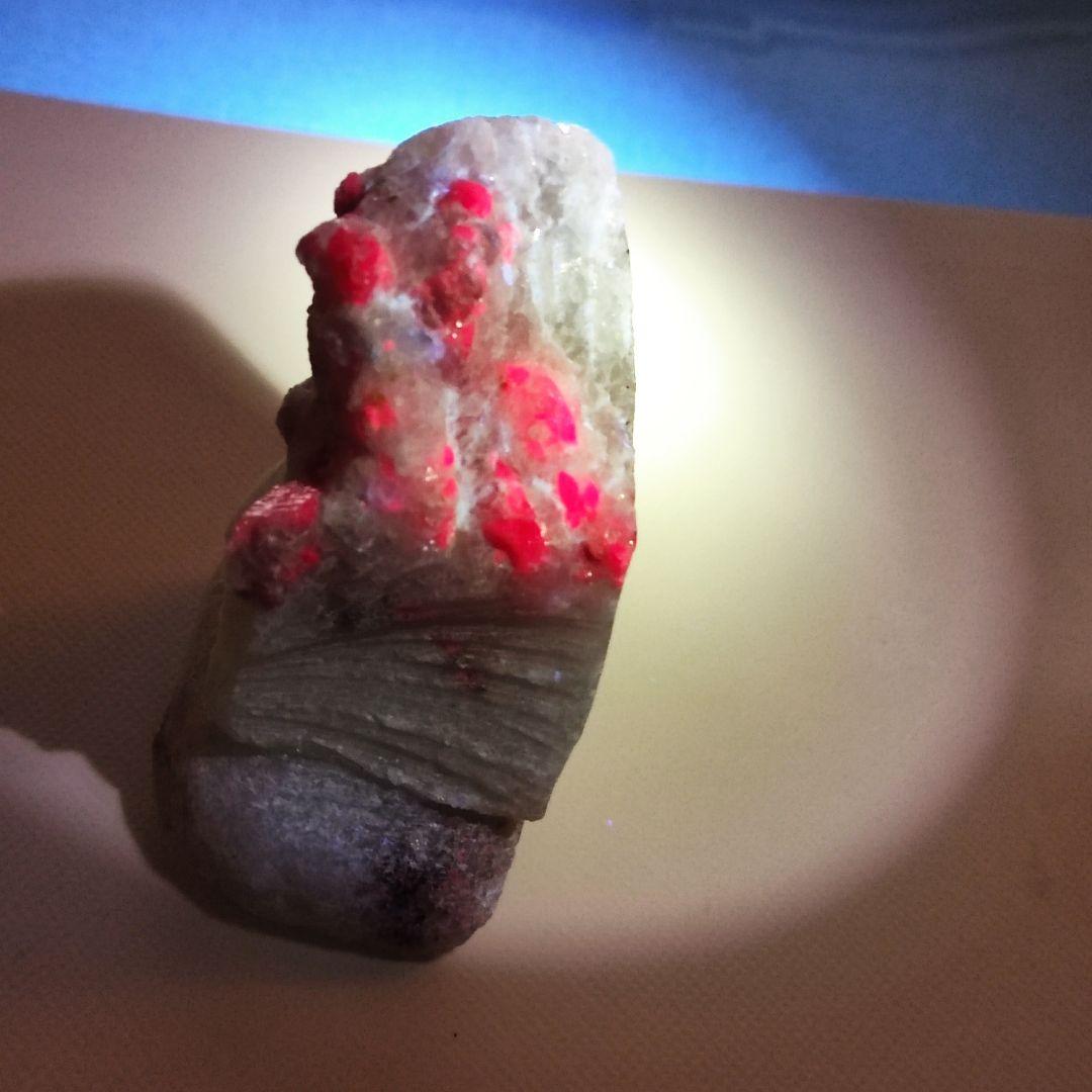 パワーストーン　天然石　大理石中のルビー　原石　192g　No.872
