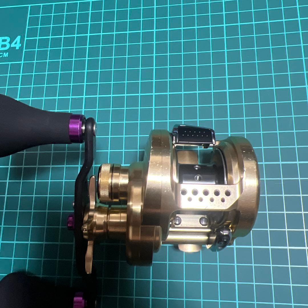 リール Shimano 15 Calcutta Conquest 200HG