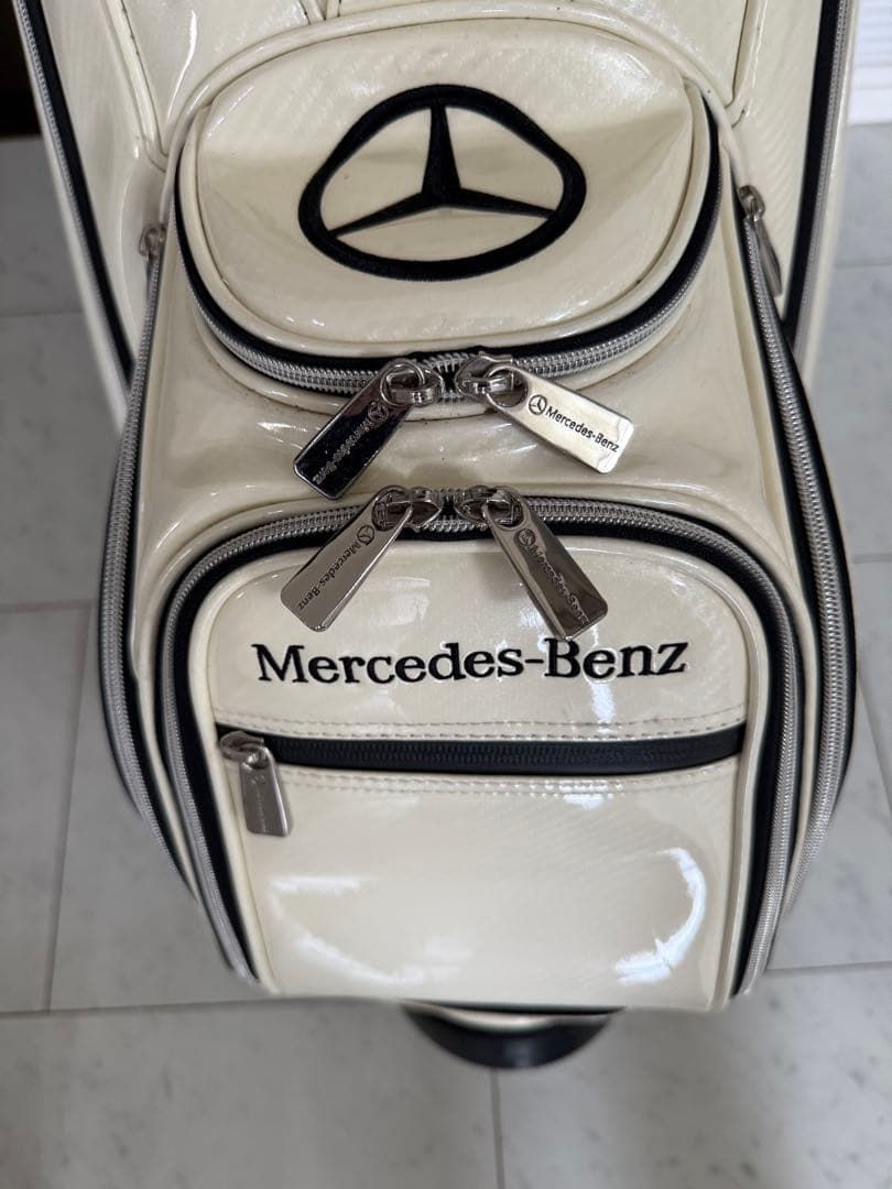 ホワイトキャディバッグ