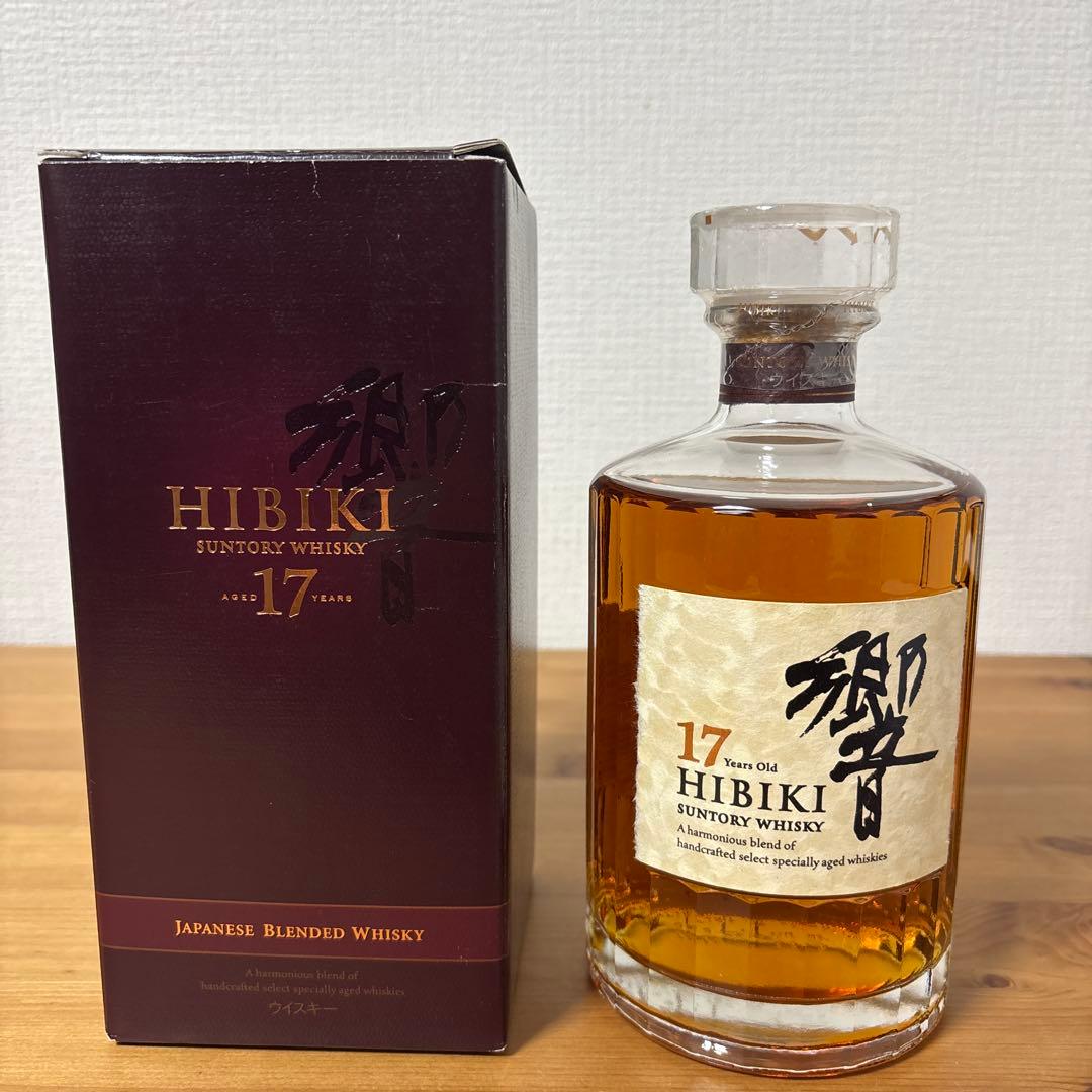 サントリーウイスキー　響17年　箱付　未開栓　終売品 ❺