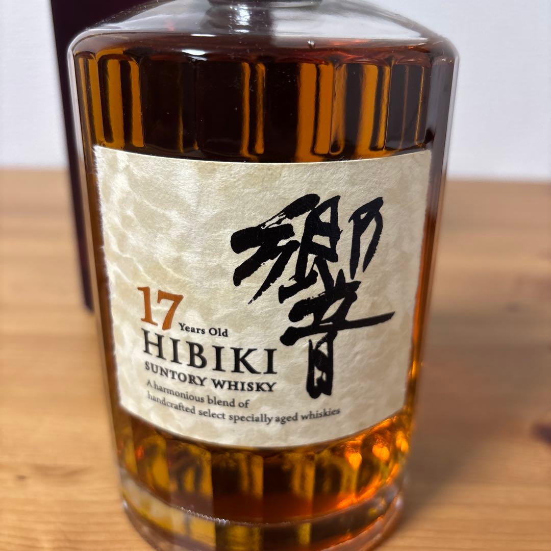 サントリーウイスキー　響17年　箱付　未開栓　終売品 ❺