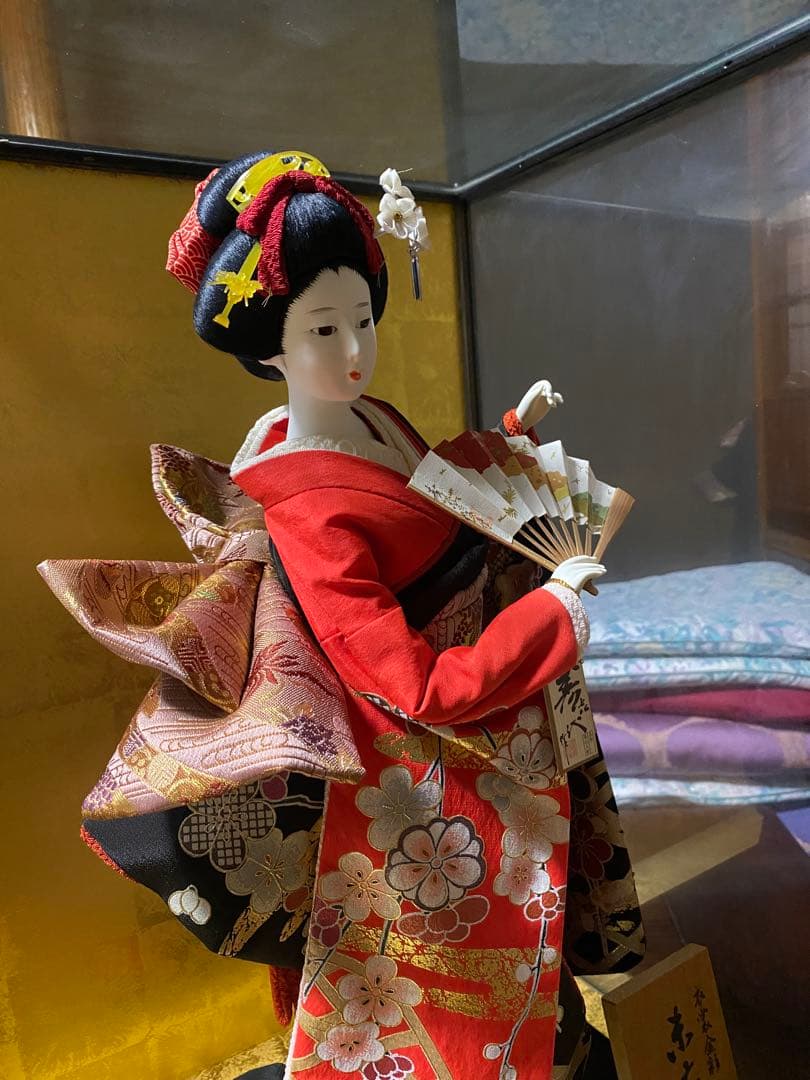 日本人形 赤色衣装 ガラスケース付き