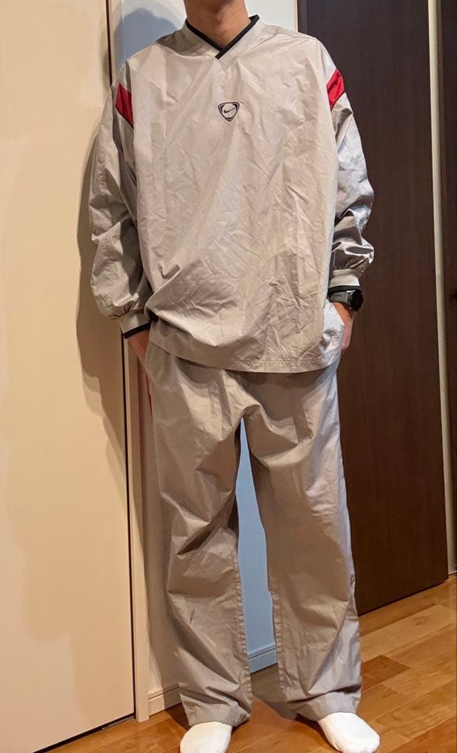 新品同様　サッカー　ナイキ　NIKEナイロン ピステ 上下セット　Lサイズ