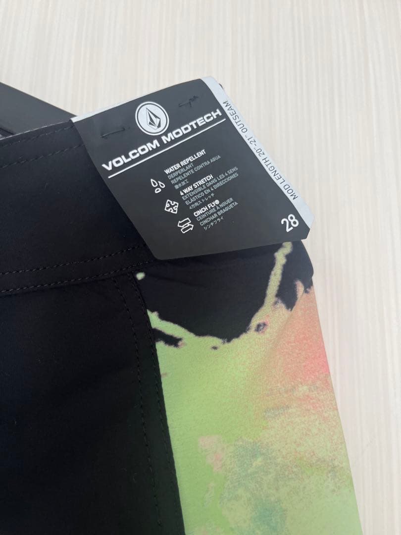 新品　ボルコム　VOLCOM ボードショーツ 水着　サーフパンツ　サーフパンツ