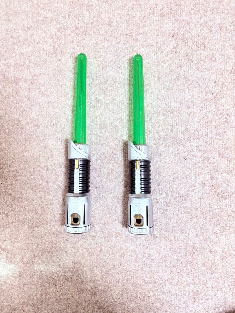注目品！スターウォーズ ライトセーバーセットジェダイマスター 組み立て自由