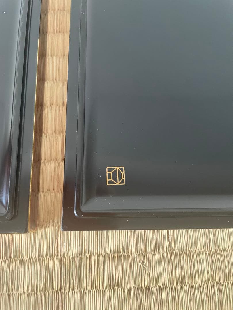 山田平安堂　白檀　二段重　重箱　取り皿2枚、風呂敷付き