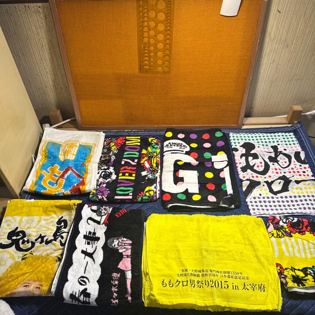 ももクロ グッズ まとめ売り CD/DVD Tシャツ タオル バッジ 等 セット