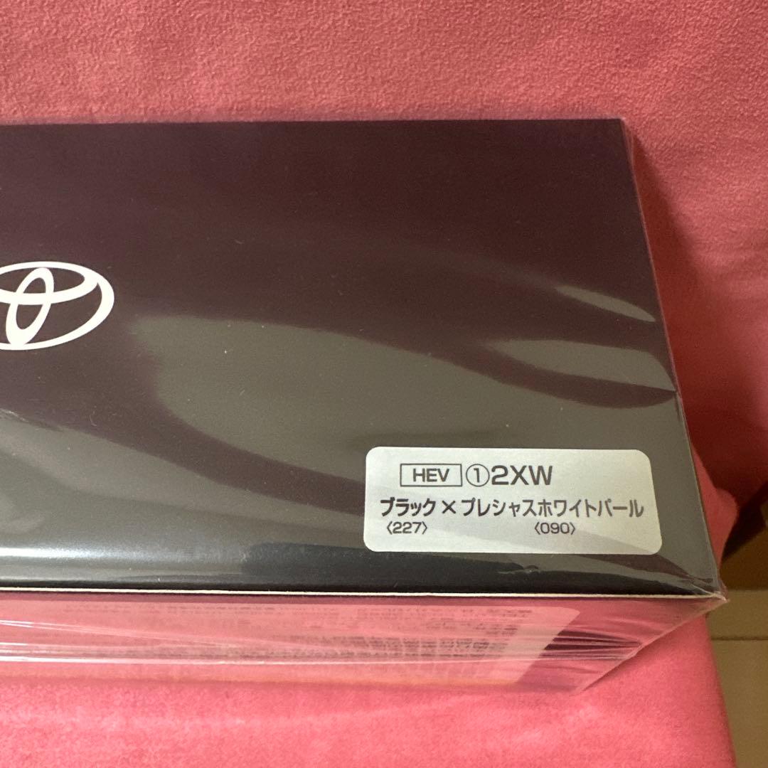 クラウンスポーツ 1/30 ミニカー 白黒 2トーン