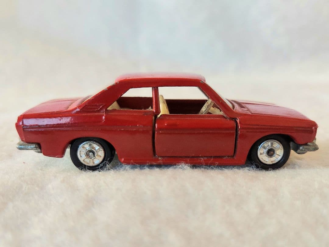 (トミカ日本製) 日産ブルーバード2台