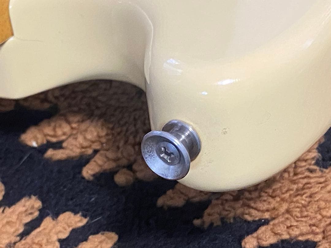 Fender Japan mustang アイボリー