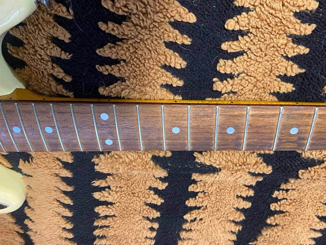 Fender Japan mustang アイボリー