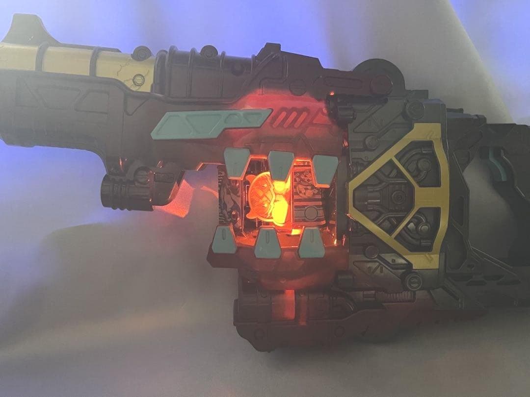 【ラス１】仮面ライダーガヴDX変身銃ベイクマグナム　重塗装＆発光改造＆音量アップ