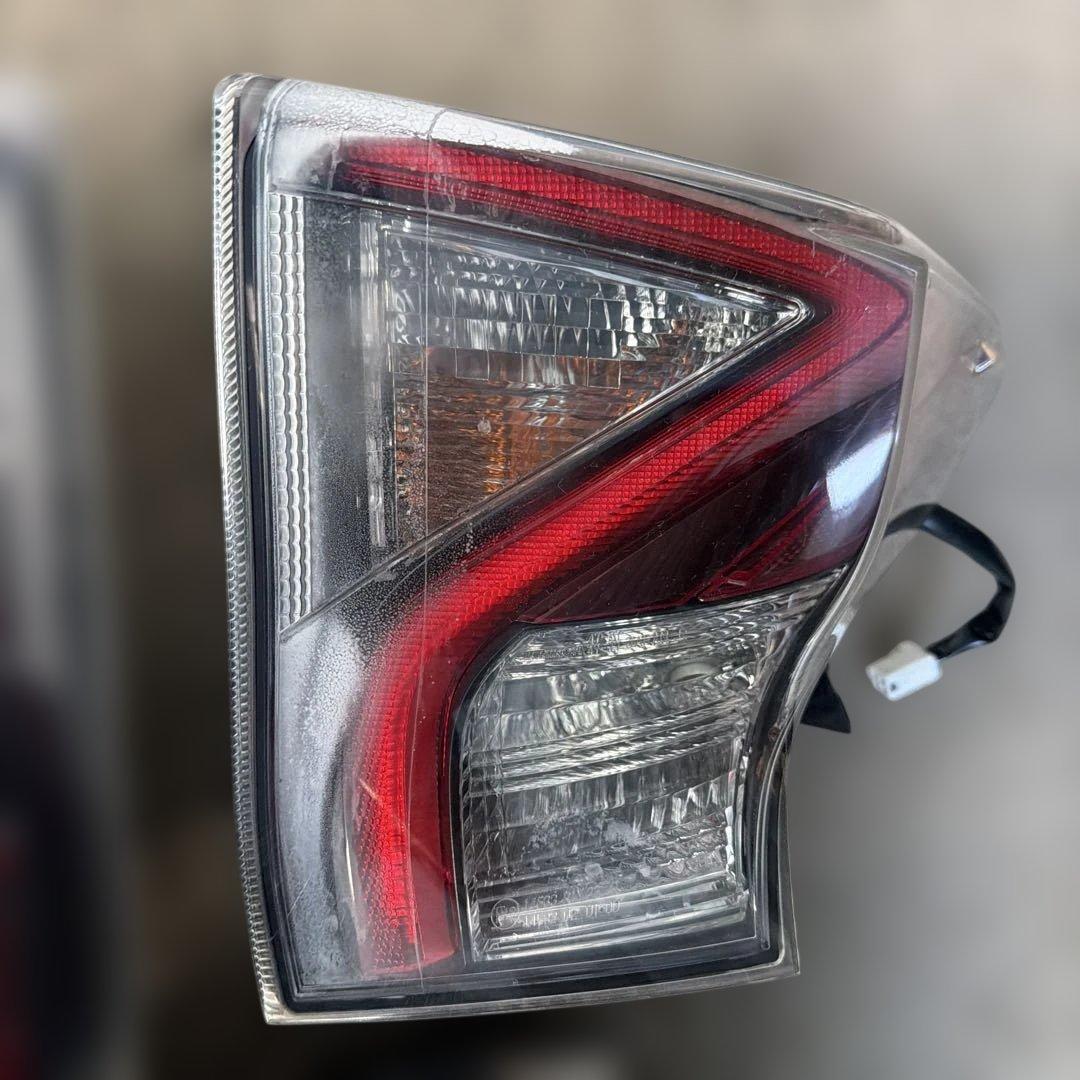 トヨタ純正 50系 プリウス ZVW51 テールランプ セット