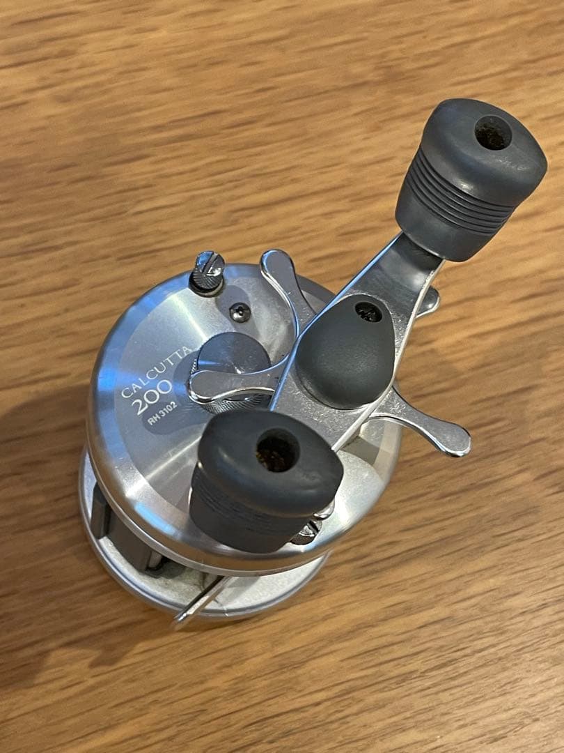 SHIMANO カルカッタ200