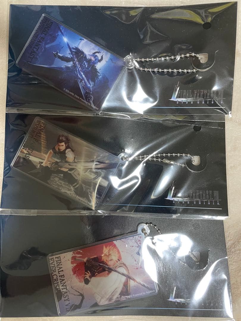 FF7ECエバクラ　くじ　クラウド、セフィロス、ザックス　缶バッジ＆キーホルダー