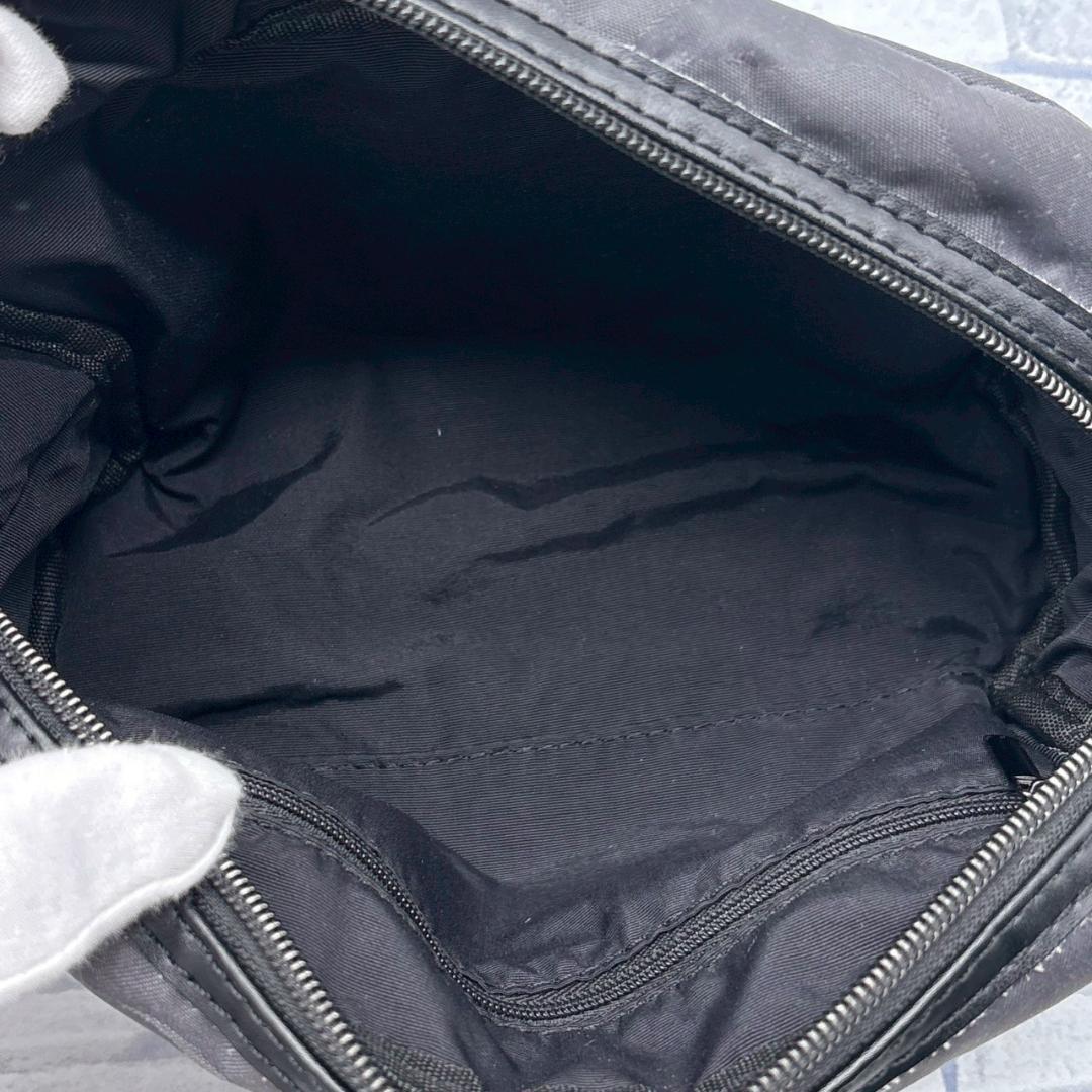 MARK&LONA　スタッズ付きブラッククラッチバッグ グルフバッグ カート