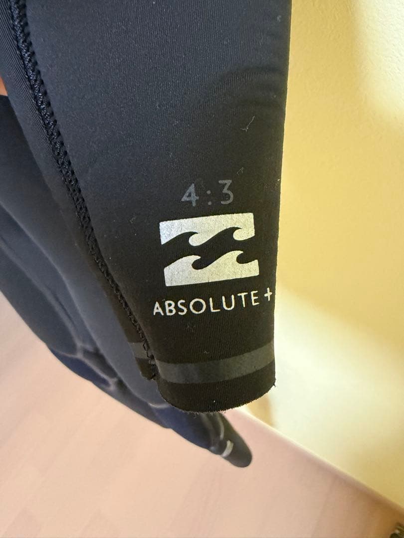 美品Billabong/ビラボンセミドライ4×3裏起毛ウェットスーツML