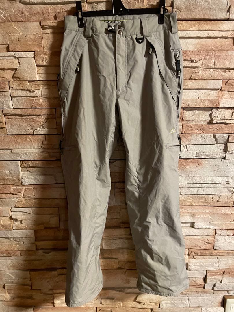 686 シックスエイトシックス　スノーボードウェア スキーウェア