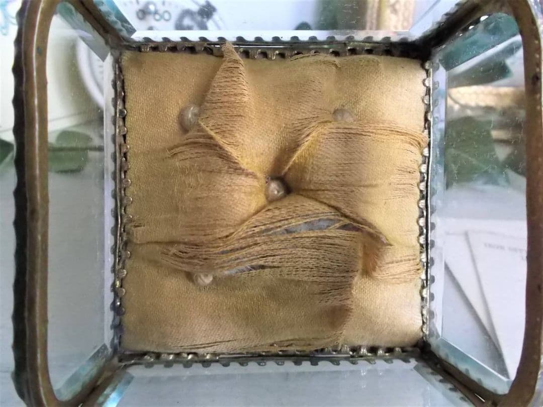 フランスアンティーク　ガラスのジュエリーボックス　宝石箱　ｍ