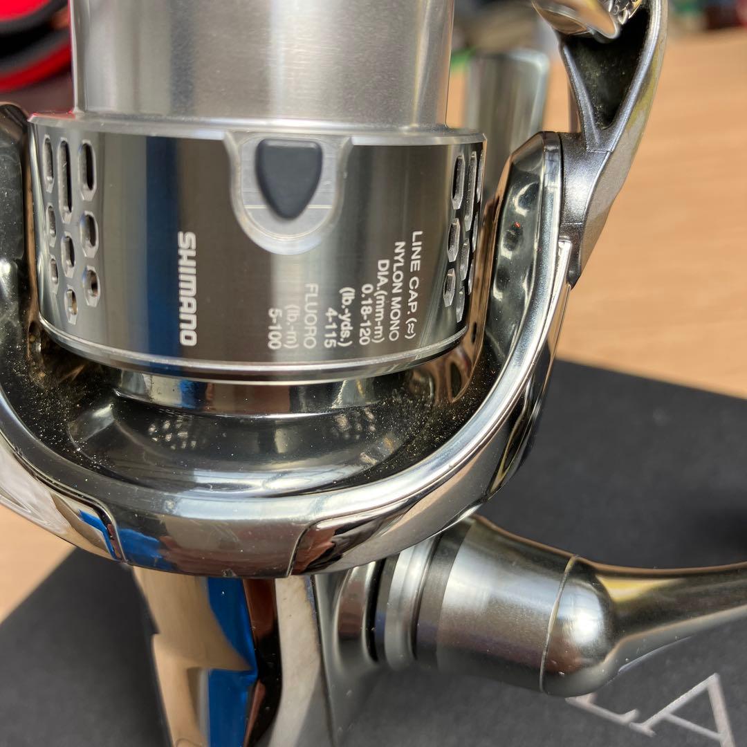 １８STELLA C2500SHGスピニングリール 箱付き