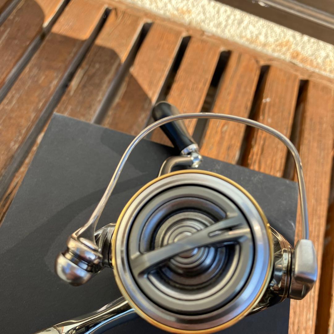 １８STELLA C2500SHGスピニングリール 箱付き