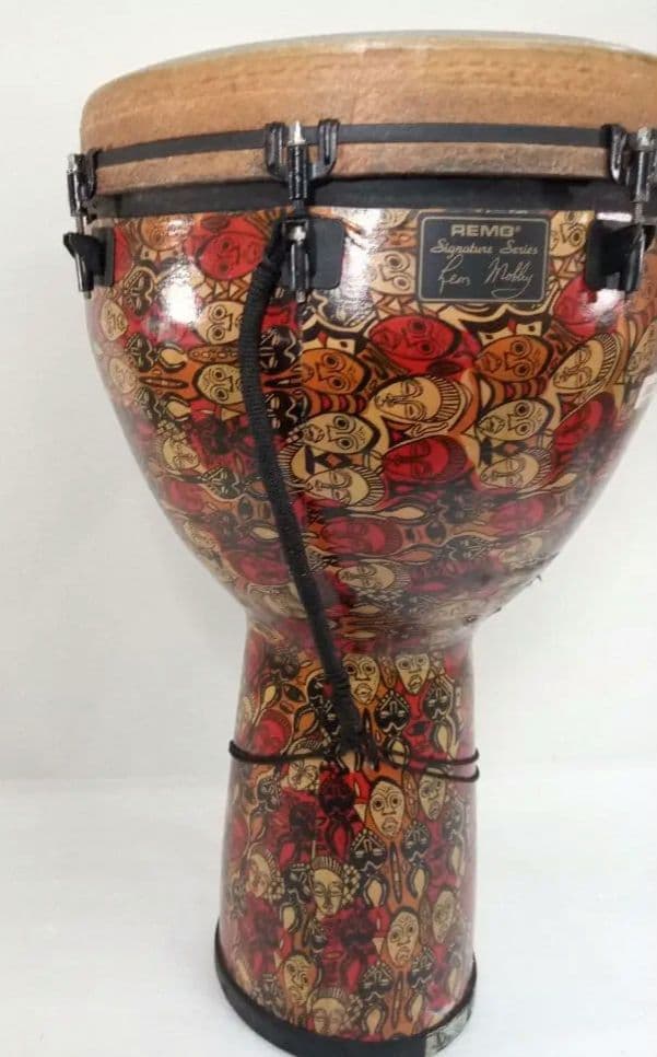 REMO ジャンベ 16インチ　貴重な【Leon Mobley】サイン入り