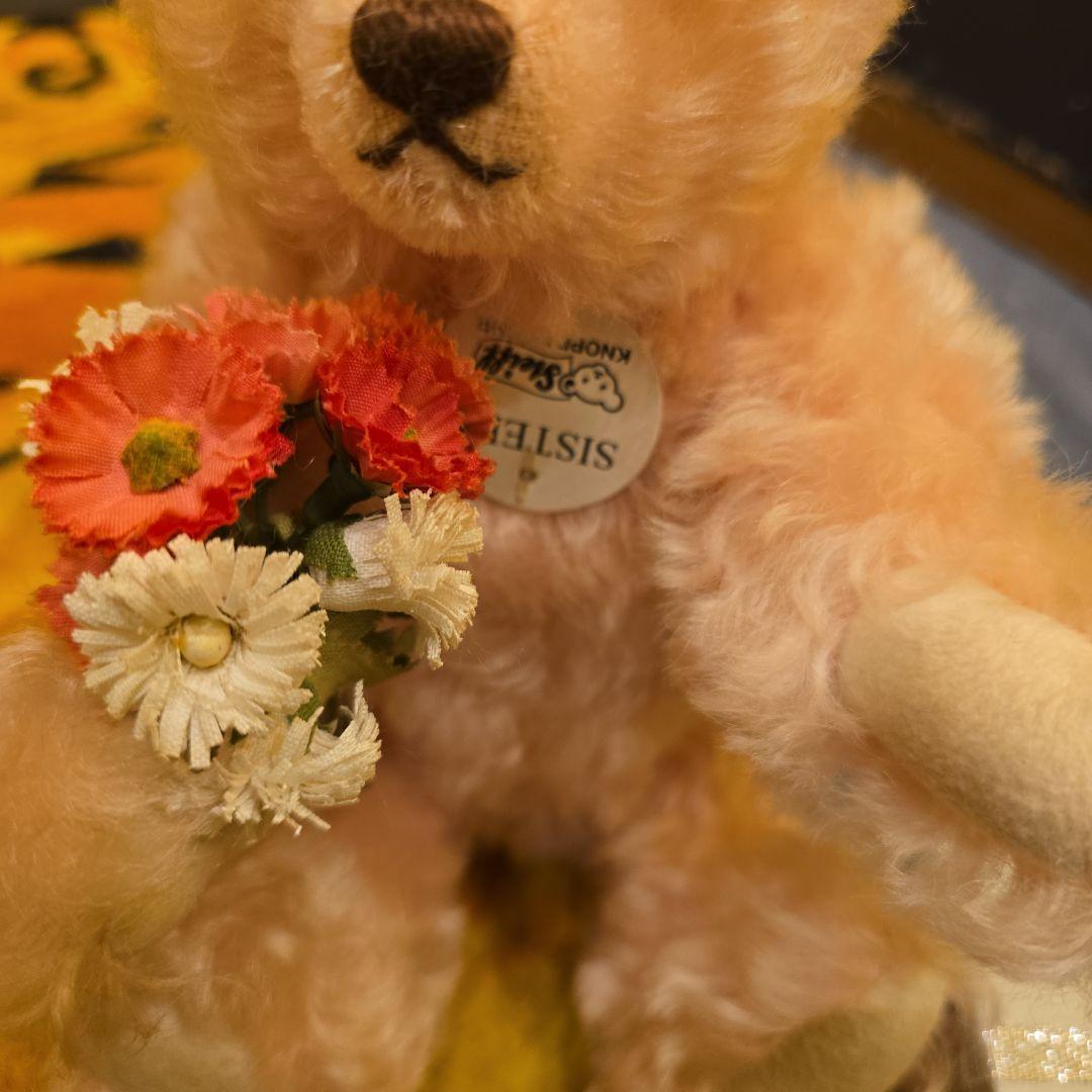 Steiff Sister Bear 花束付きテディベア