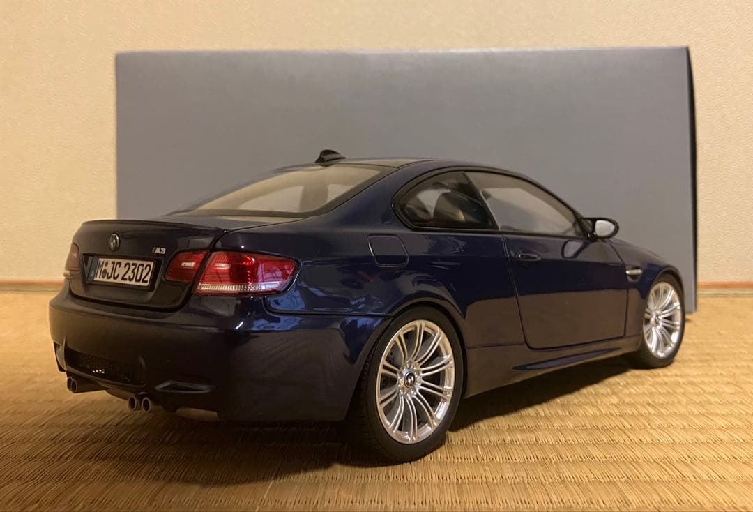 1/18 京商製  M3 E92 インテルラゴスブルー