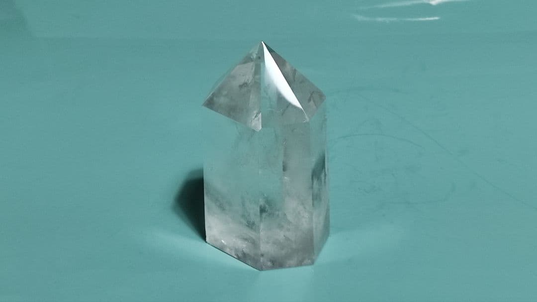 パワーストーン　天然石　エンジェルラダー入り水晶　ポイント　163g　No107