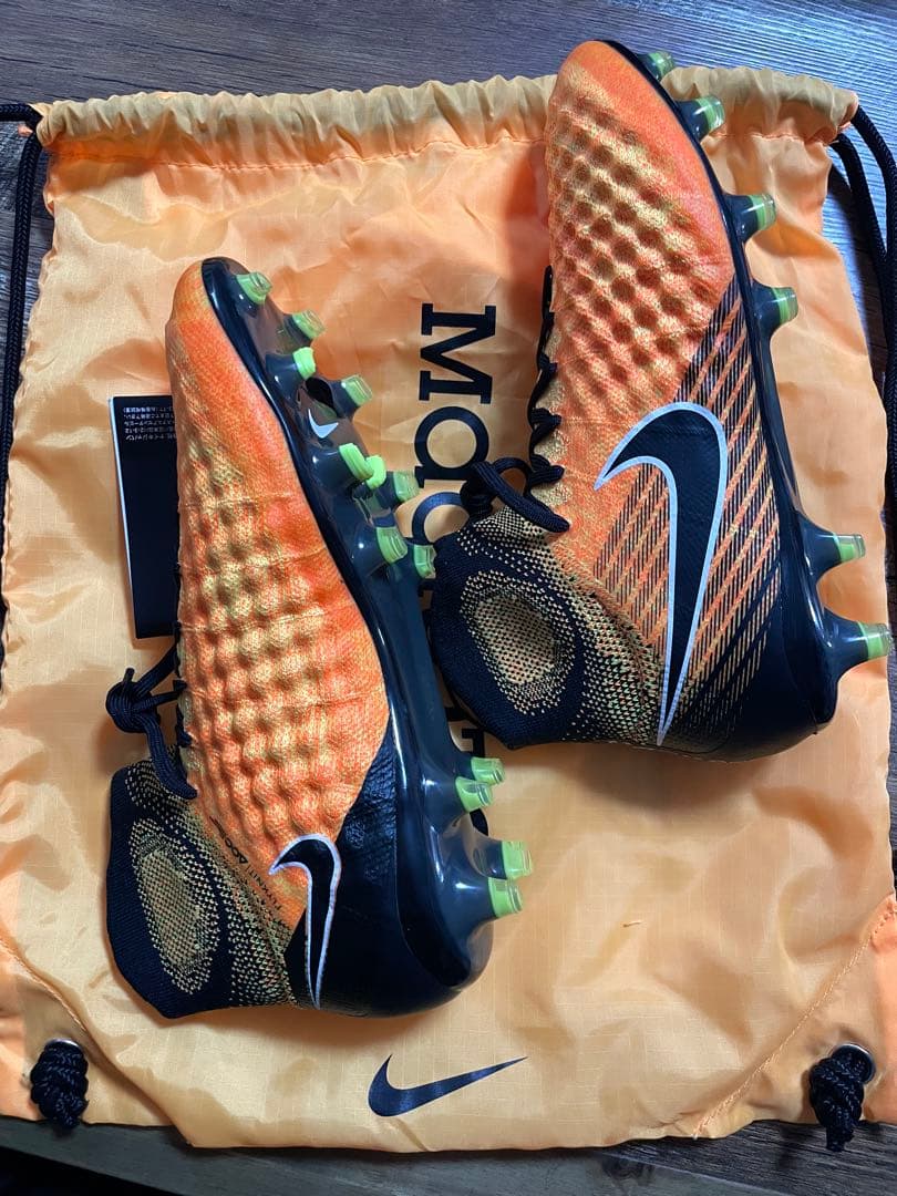 【値下げ】【新品未使用】ナイキ マジスタ オブラ 2 FG 24cm