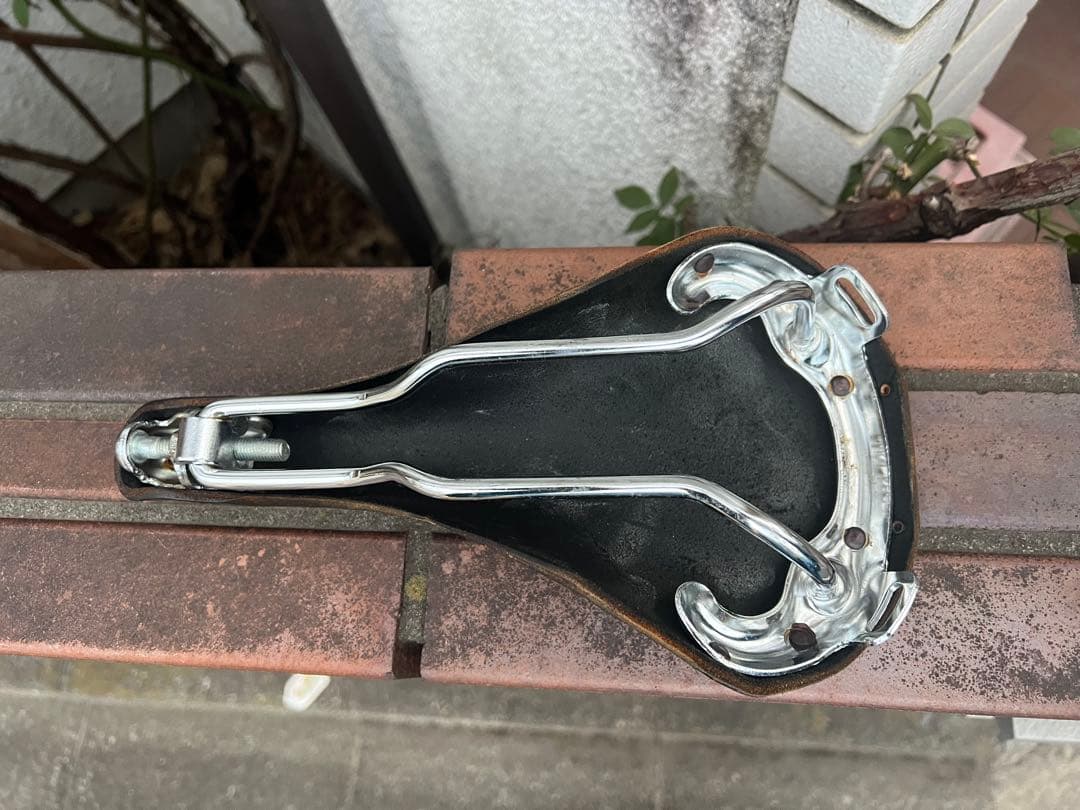 BROOKS SWIFTブルックス　スウィフト レザーサドル 黒 銅鋲