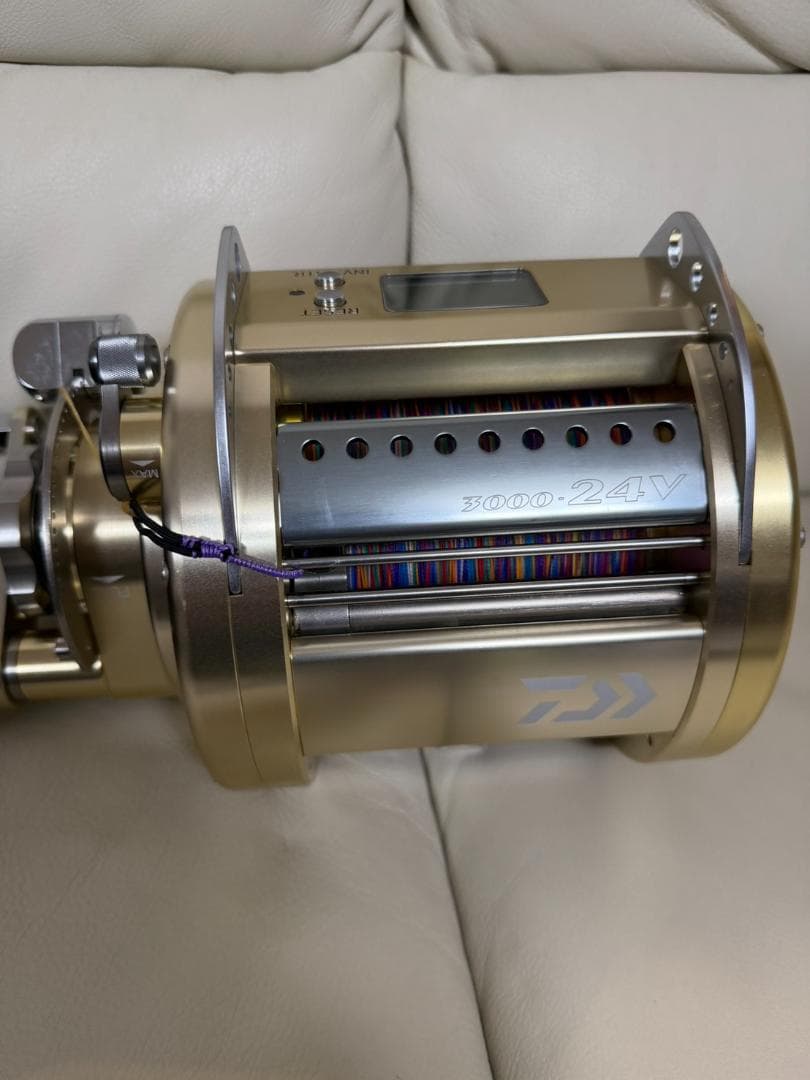 ダイワ マリンパワー3000 24V