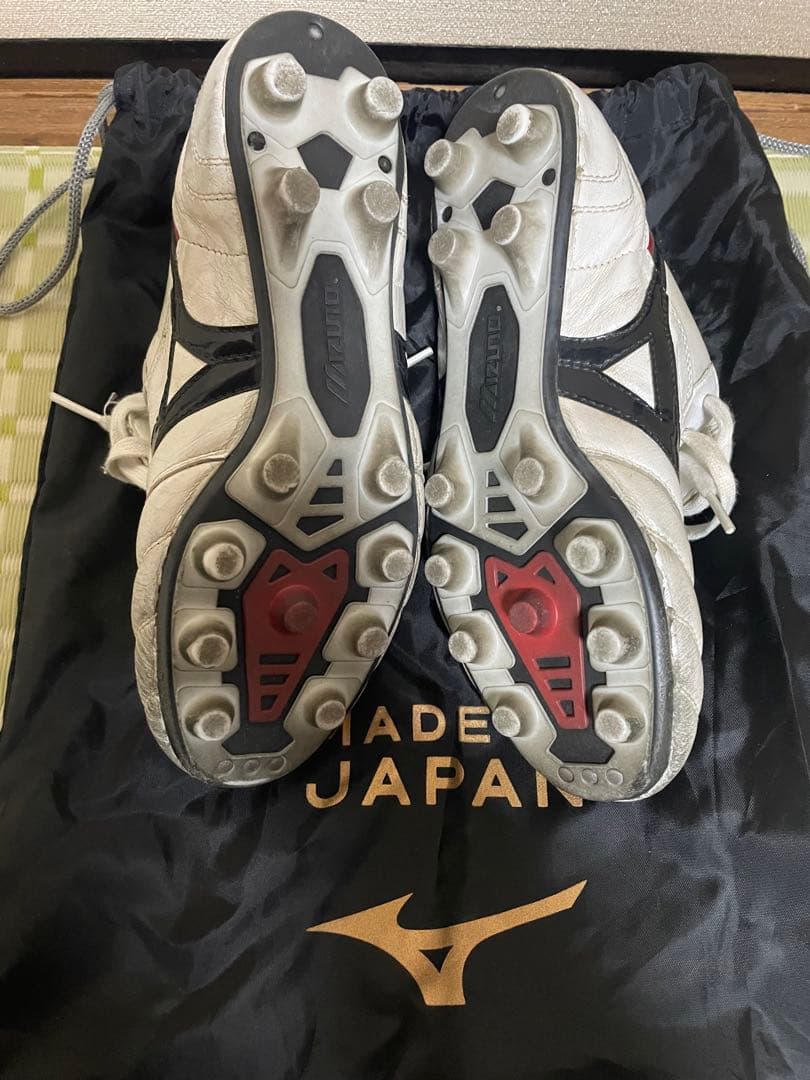 値下げ　【即購入OK】MIZUNOモレリア　25.5cm